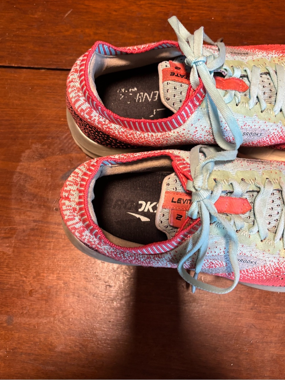 Size 7.5 - Brooks Levitate 2 Black/Blue/Coral - Picture 9 of 11